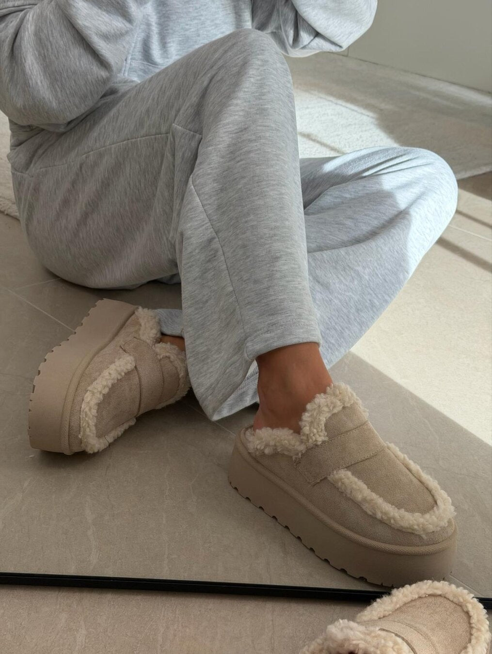 Lissi | Faux Suede Fur-Lined Slippers