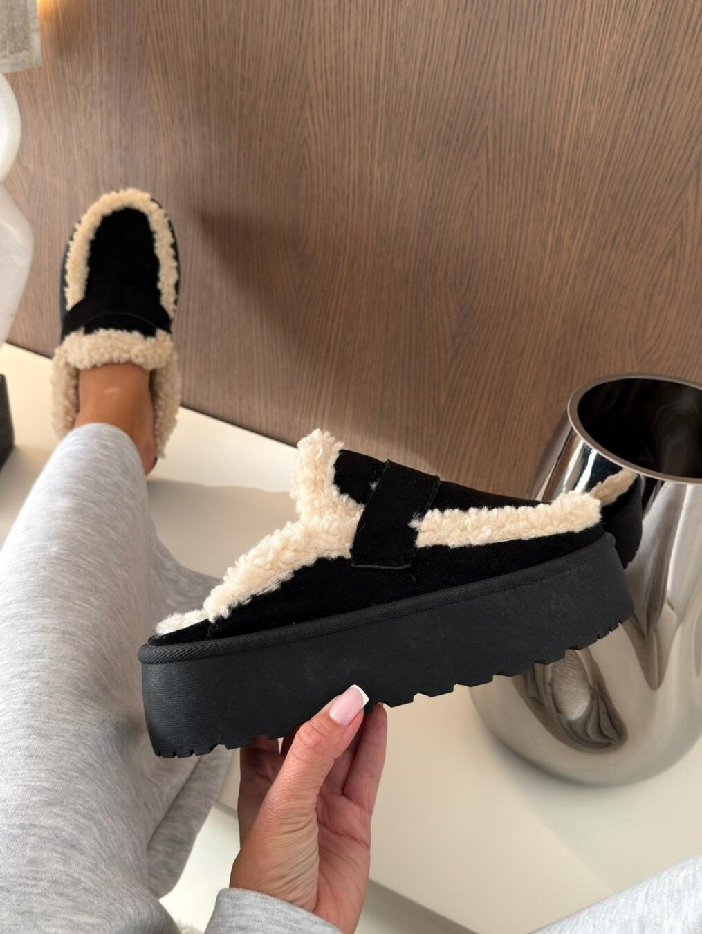 Lissi | Faux Suede Fur-Lined Slippers